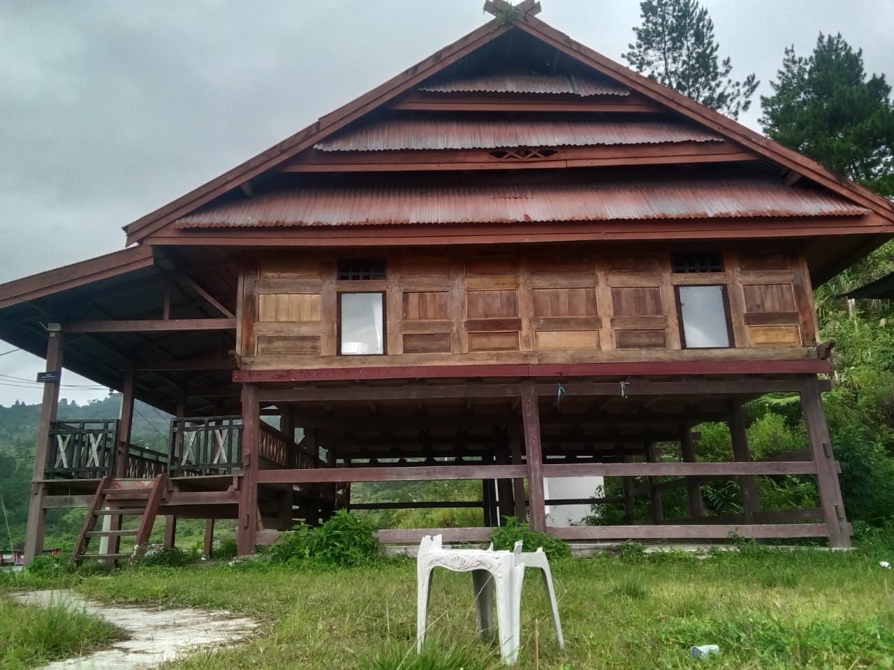 Pemberian Vaccinesasi COVID-19 di Kantor Kelurahan Sampoddo